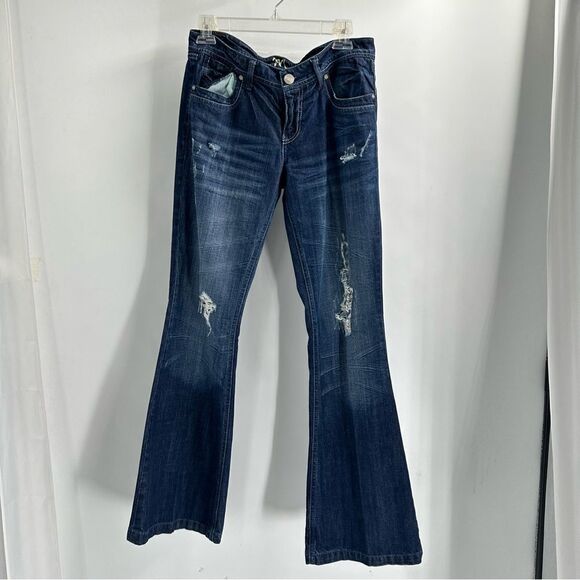 Madison Denim Co Size 7/8 Low Rise Destroyed  100% Cotton Flare Jeans - Picture 1 of 9